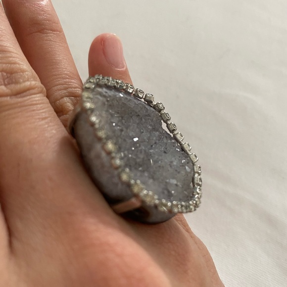 Sparkly rock statement ring - Picture 4 of 7